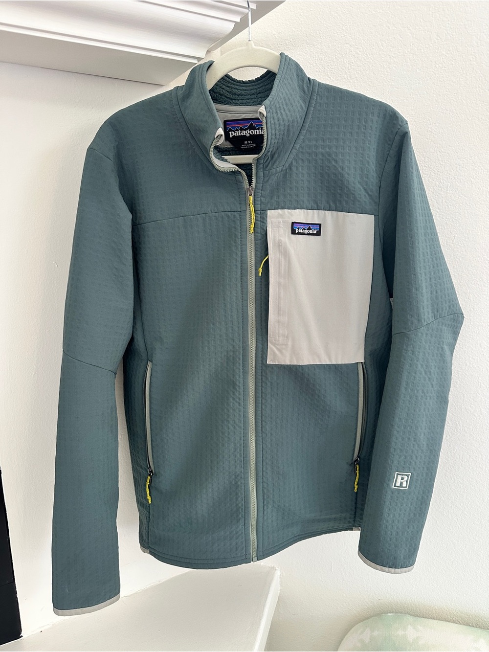 Patagonia Men's Slate Green Lightweight Zip Jacket with Contrast Chest Pocket